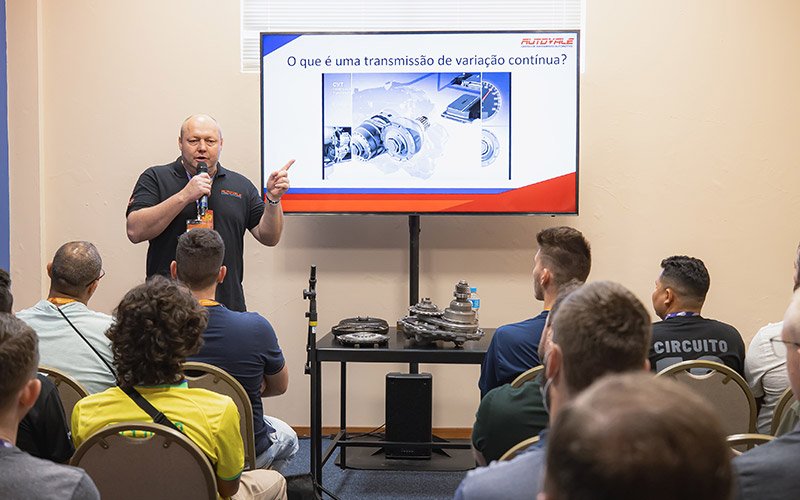 Anderson Marchi apresenta sua palestra sobre câmbios CVT no Circuito Doutor-IE 2022