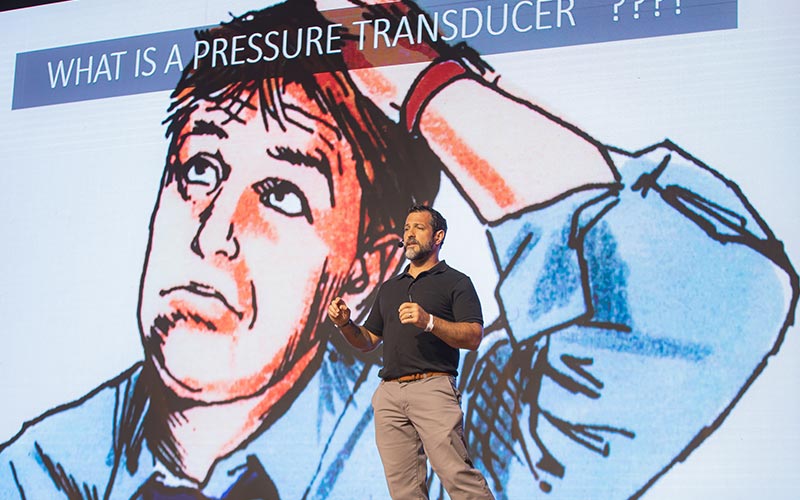 Brandon Steckler apresenta sua palestra sobre procedimentos de diagnóstico avançado no Circuito de Palestras Doutor-IE 2022