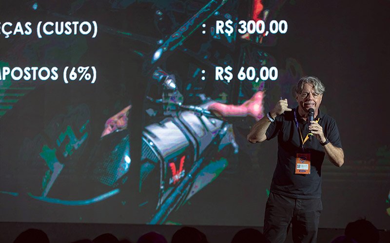 Fabio Moraes apresenta sua palestra sobre a precificação de peças e serviços. No Circuito de Palestras Doutor-IE 2022
